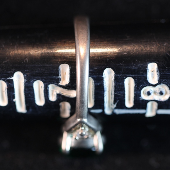 Sterling Silver Ring 925 Green Oval Stone Diamond - Picture 8 of 8